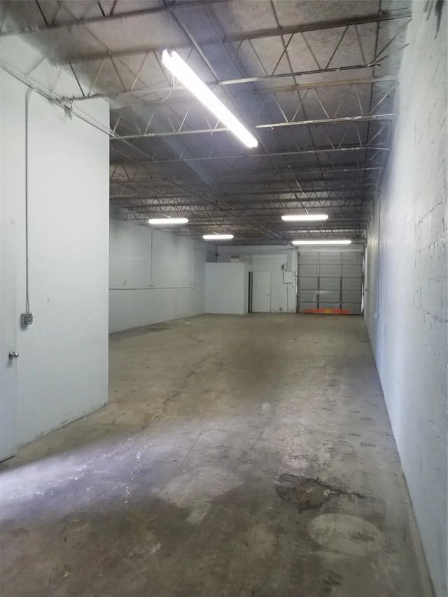 3 of 6 - 4834 Ne 10 Avenue, Oakland Park, FL