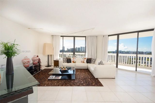 2 of 26 - 2000 Island Boulevard #1002, Aventura, FL