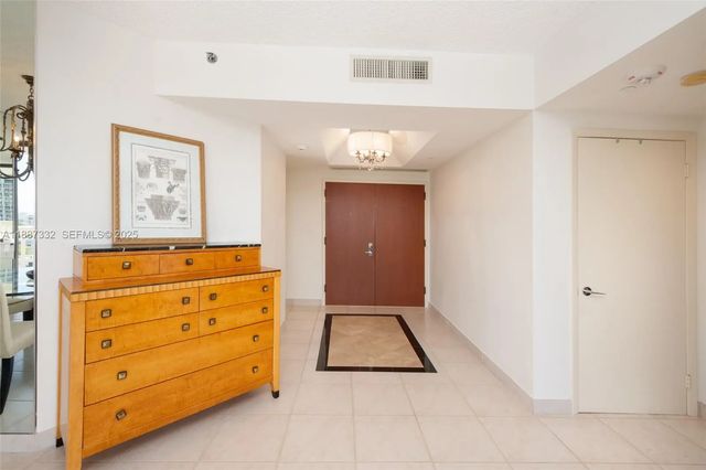 5 of 26 - 2000 Island Boulevard #1002, Aventura, FL
