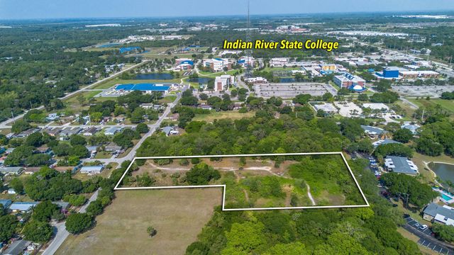 5 of 11 - 2205 S Stanton Avenue, Fort Pierce, FL