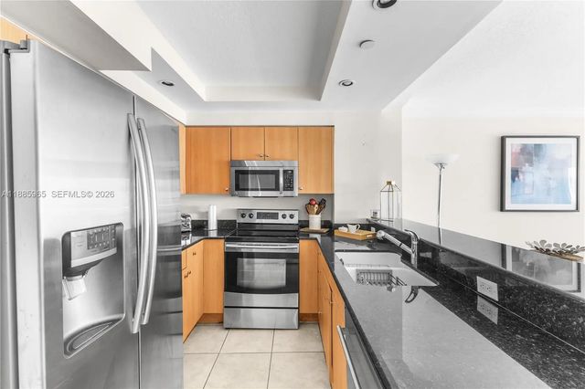 5 of 40 - 6917 Collins Avenue #1505, Miami Beach, FL