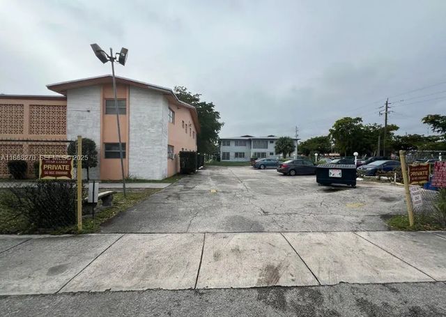 3 of 17 - 19080 Ne 3rd Court #312, Miami, FL