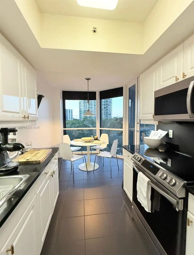 5 of 31 - 21055 Yacht Club Drive #606, Aventura, FL