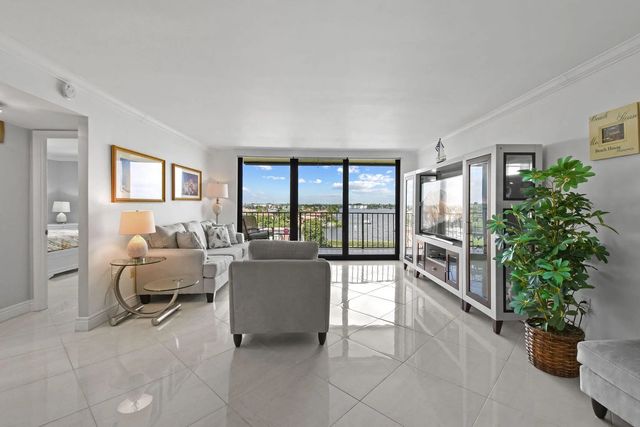 5 of 39 - 3460 S Ocean Boulevard #510, Palm Beach, FL