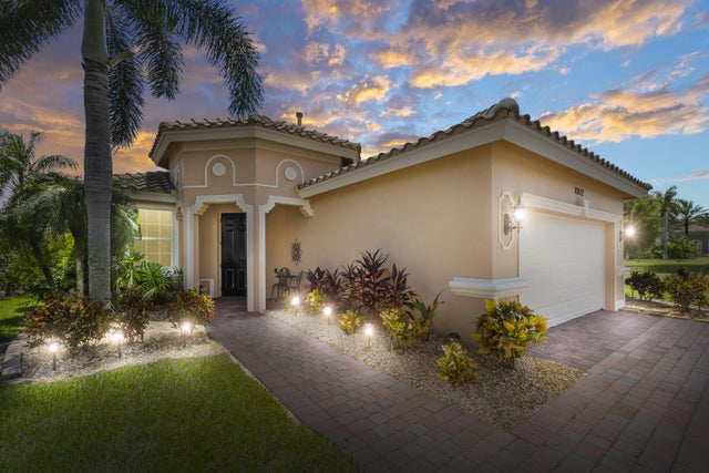 Photo of Listing #R11128607