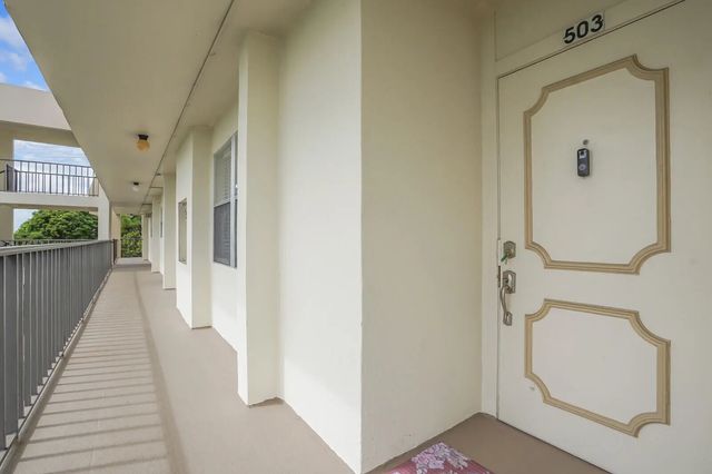 4 of 30 - 3959 Via Poinciana #503, Lake Worth, FL