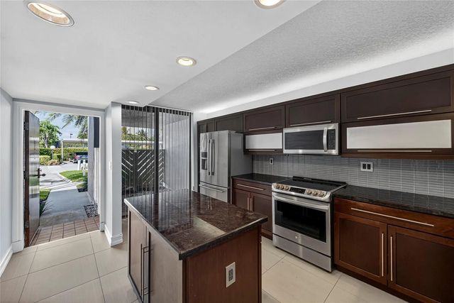 3 of 42 - 1100 Se 5th Court #53, Pompano Beach, FL