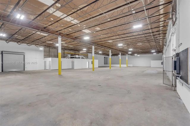 333 W 75th Place #1d, Hialeah