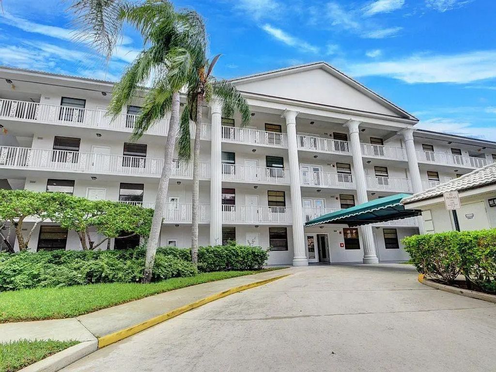 3636 Whitehall Drive #305, West Palm Beach