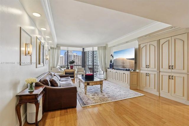 3 of 29 - 20191 E Country Club Drive #1102, Aventura, FL