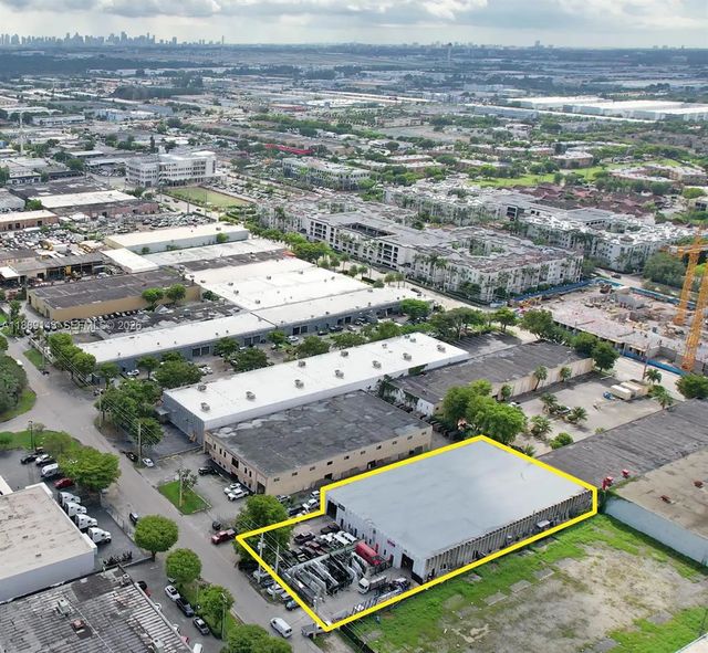 3 of 16 - 8230 Nw 56th Street, Doral, FL