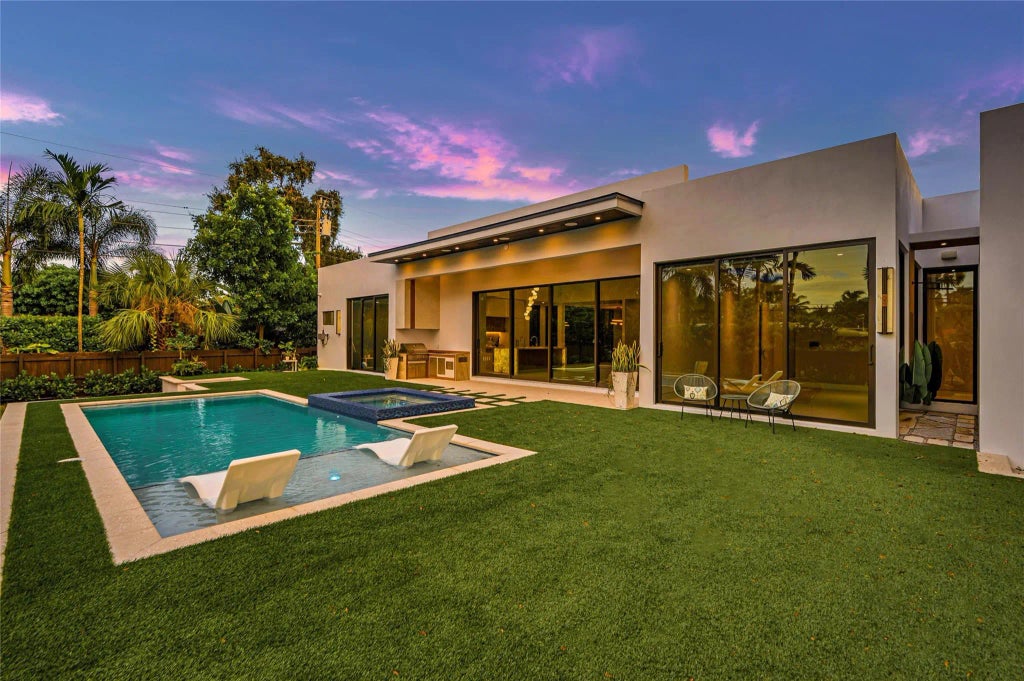 215 Ne 28th Court, Wilton Manors