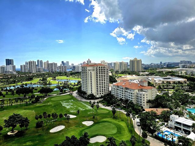 20335 W Country Club Drive #2208, Aventura