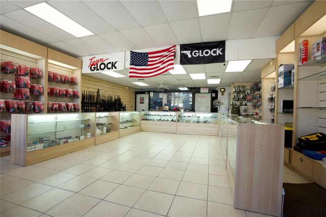 2 of 32 - 4581 N Dixie Highway, Deerfield Beach, FL