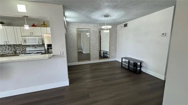 4 of 24 - 160 Ne 203rd Terrace #e31, Miami Gardens, FL