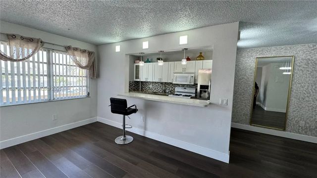 5 of 24 - 160 Ne 203rd Terrace #e31, Miami Gardens, FL
