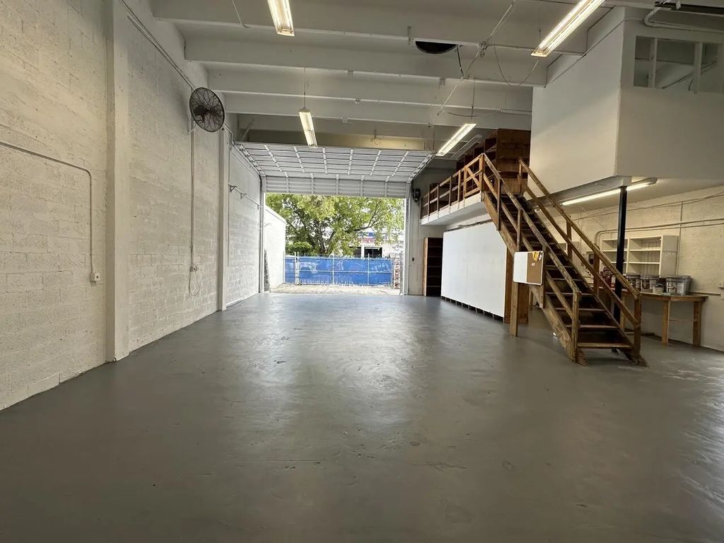 5751 Dawson Street, Hollywood