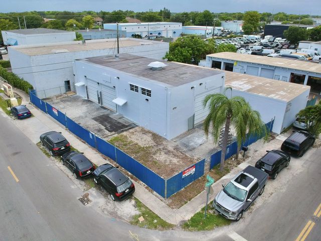 4 of 29 - 5751 Dawson Street, Hollywood, FL