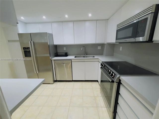 2000 Towerside #309, Miami