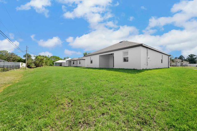 5 of 28 - 392 Sw Paw Court, Port St. Lucie, FL