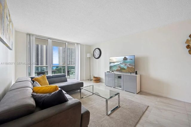 5 of 15 - 19370 Collins Avenue #1425, Sunny Isles Beach, FL