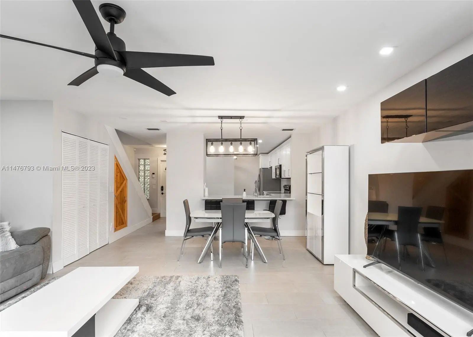 700 Se 14th Street #j, Fort Lauderdale