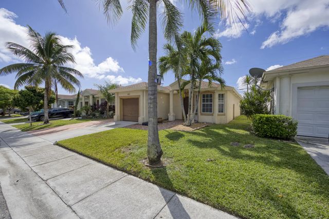 416 Circle Drive S, Boynton Beach