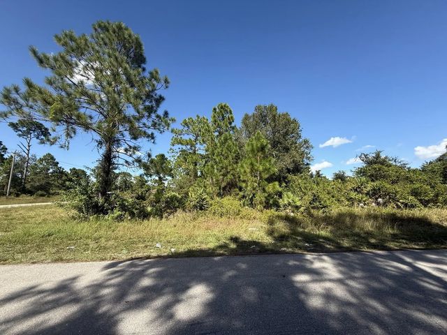 4 of 11 - 627 Columbus Boulevard S, Lehigh Acres, FL