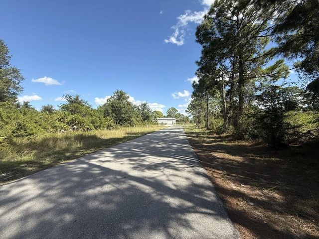 5 of 11 - 627 Columbus Boulevard S, Lehigh Acres, FL