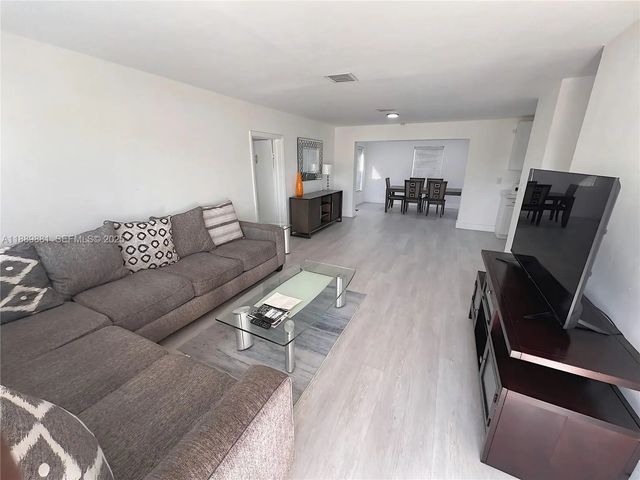 2 of 22 - 3361 Nw 5th Place, Lauderhill, FL
