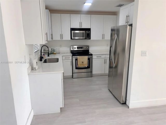 5 of 22 - 3361 Nw 5th Place, Lauderhill, FL