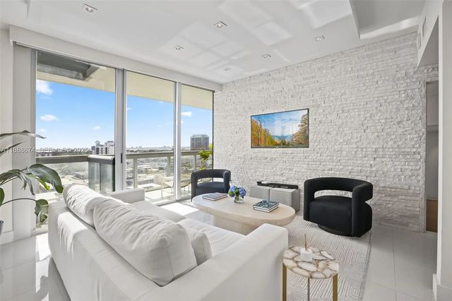5 of 35 - 6899 Collins Avenue #1610, Miami Beach, FL