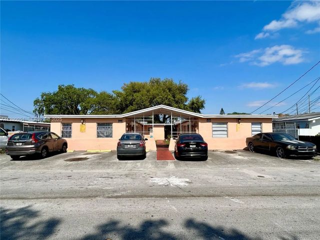 2013 Washington Avenue, Opa-Locka