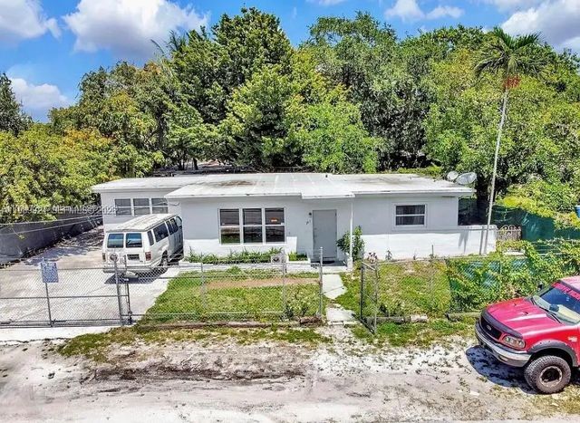3 of 3 - 261 Nw 73rd Terrace, Miami, FL