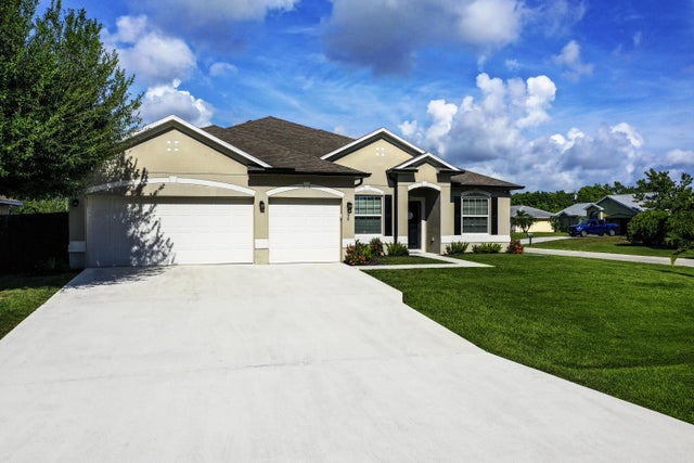 Photo of Listing #R11129432