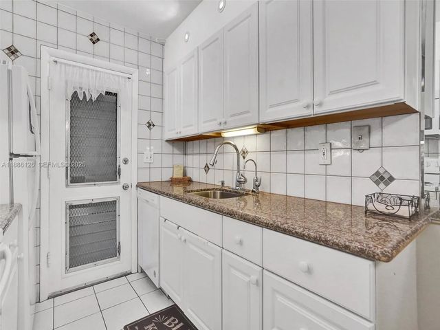 5 of 28 - 17090 Ne 14th Avenue #104, North Miami Beach, FL