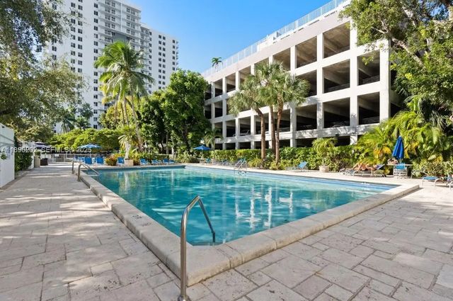 5 of 9 - 800 N Miami Avenue #e-209, Miami, FL
