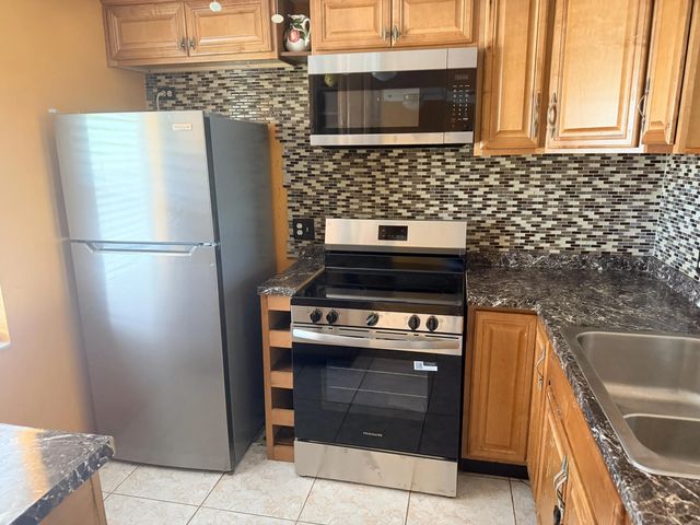 3 of 47 - 1025 Country Club Drive #407, Margate, FL