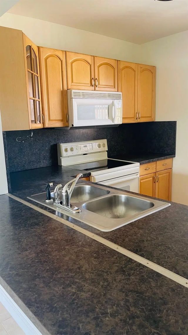2 of 13 - 5111 W Oakland Park Boulevard #306, Lauderdale Lakes, FL