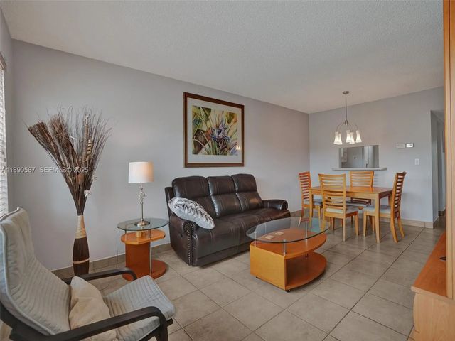 5 of 32 - 3506 Nw 49th Avenue #508, Lauderdale Lakes, FL