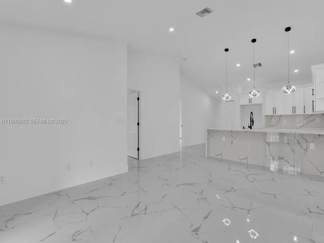 5 of 29 - 4913/4915 S Leonard Boulevard S, Lehigh Acres, FL