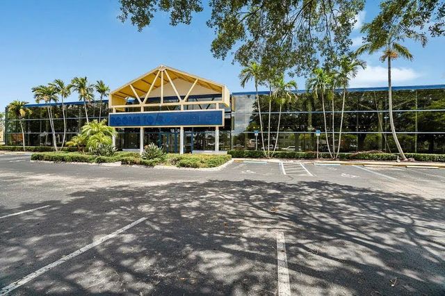 1605 W Oakland Park Boulevard, Oakland Park