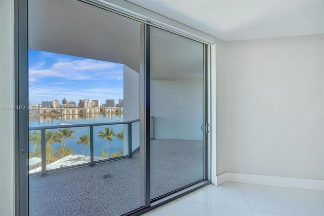 5 of 43 - 17301 Biscayne Boulevard #708, North Miami Beach, FL