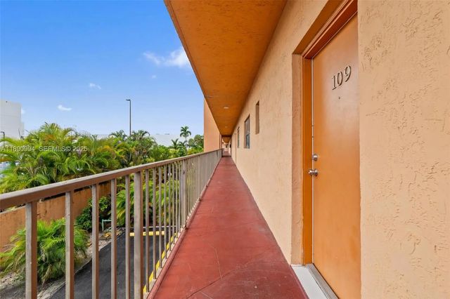 4 of 25 - 1800 W 54th Street #109, Hialeah, FL