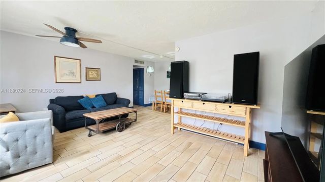 2 of 20 - 801 Meridian Avenue #1a, Miami Beach, FL
