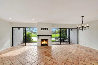 Photo of Listing #R11130112