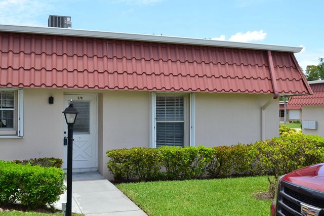 2 of 21 - 570 Laconia Circle, Lake Worth, FL