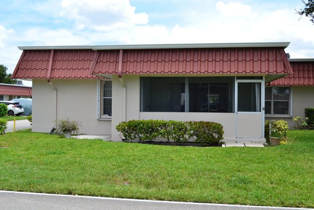 3 of 21 - 570 Laconia Circle, Lake Worth, FL