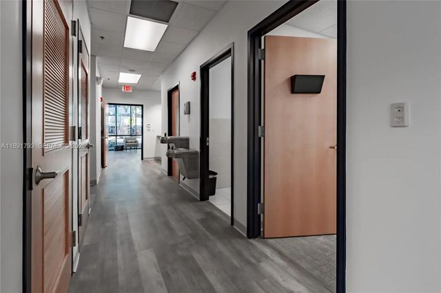 4 of 11 - 410 W 41st Street #103, Miami Beach, FL