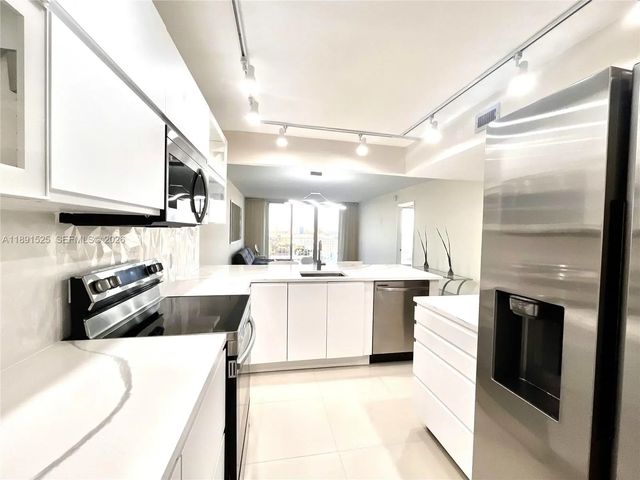 2 of 33 - 800 Se 20th Avenue #1109, Deerfield Beach, FL